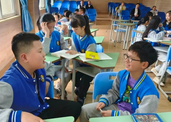 揚(yáng)帆起航,遨游書香——中國部小學(xué)“和融”讀書會(huì)