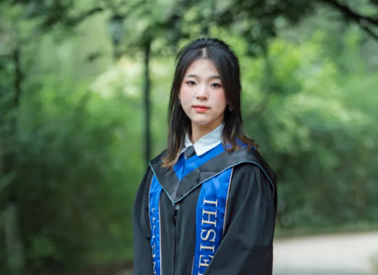 優秀學子專訪 | 選了人跡更少的一條路，因此走出了這迥異的旅途——陳藝瑄