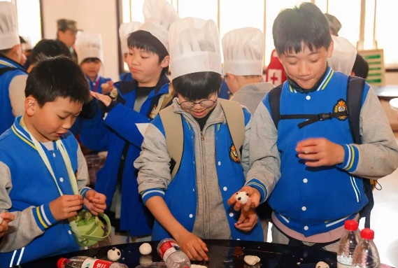 載一籃春光,撒滿路歡笑——小學(xué)部春季研學(xué)之旅