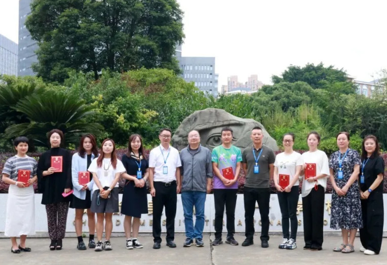 家校攜手,共筑成長!成都美視師一學校舉行校級家委會成立儀式